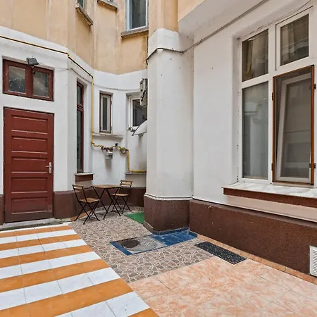 Quiet Central Studio Near Cismigiu Park Apartment Bukarest